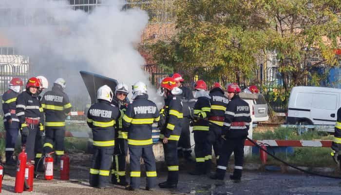 Foto. Alimentarea cu energie a fost întreruptă pe platforma industrială Târgovişte din cauza unui incendiu